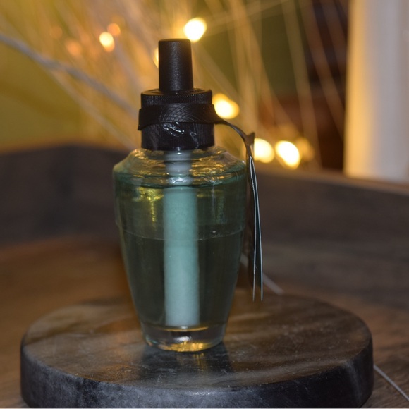 SPRINGTIME IN PARIS Bath & Body Works Wallflower Refill SEALED - Picture 3 of 3